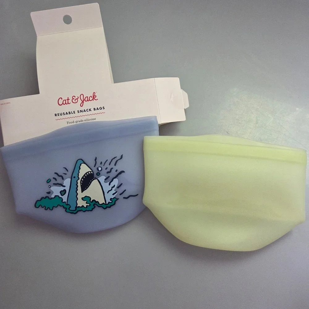 Cat & Jack Reusable Silicone Snack Bags 2‎ Count Blue Shark Green BPA Free